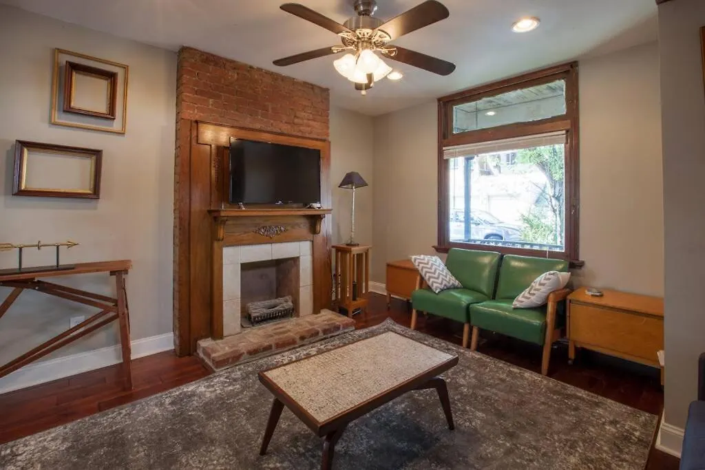 Light And Bright Renovated Farmhouse In The City Villa Pittsburgh United States