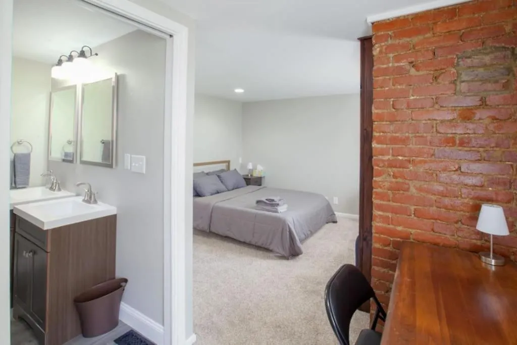Light And Bright Renovated Farmhouse In The City Villa Pittsburgh 0*,  United States