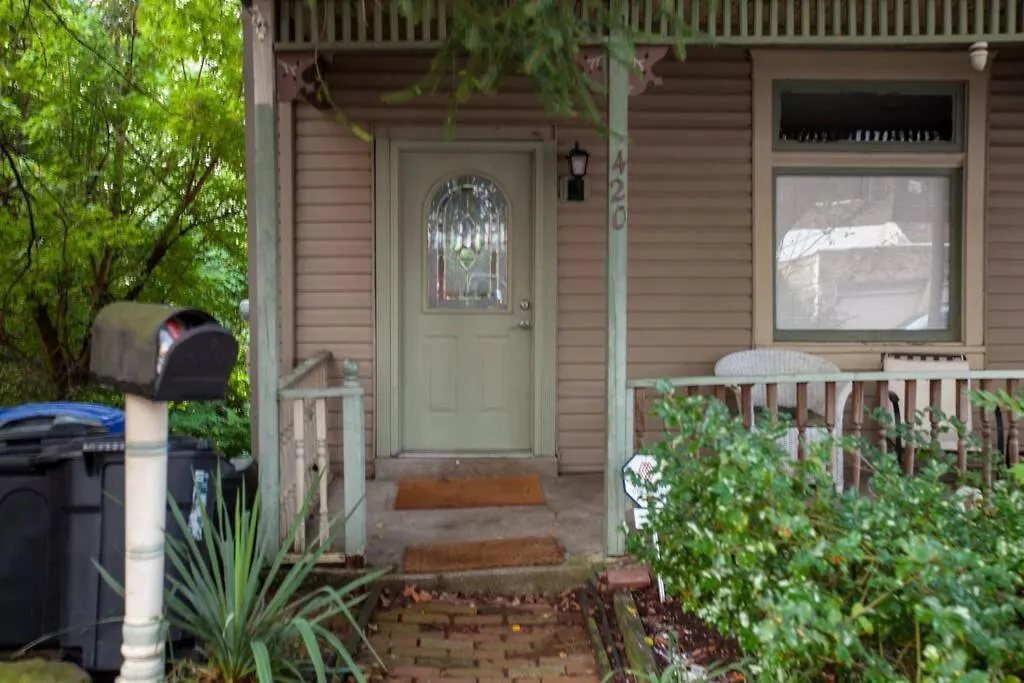 Light And Bright Renovated Farmhouse In The City Villa Pittsburgh Holiday home