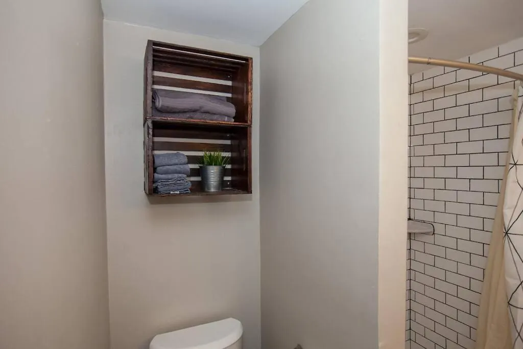 Light And Bright Renovated Farmhouse In The City Villa Pittsburgh 0*,