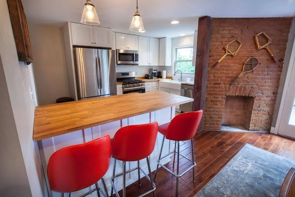 Light And Bright Renovated Farmhouse In The City Villa Pittsburgh United States