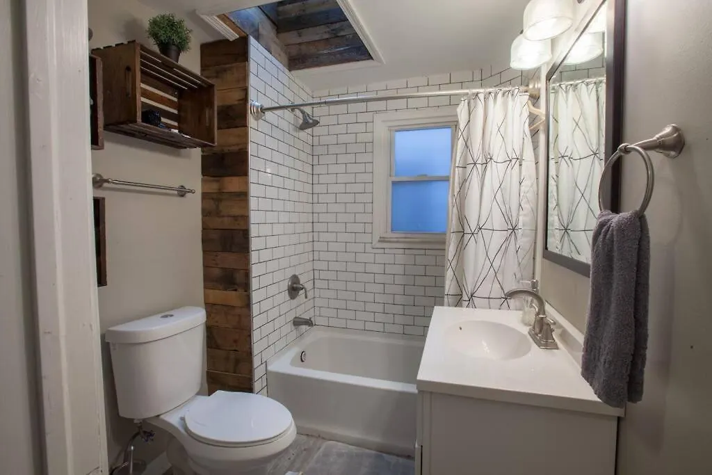 Light And Bright Renovated Farmhouse In The City Villa Pittsburgh