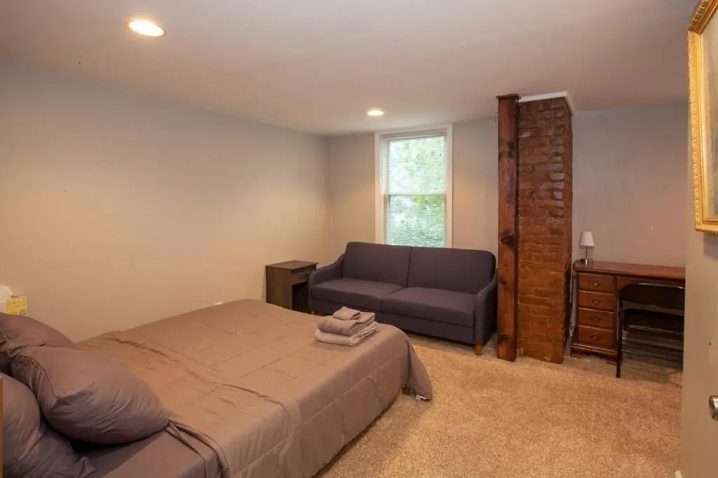 Light And Bright Renovated Farmhouse In The City Villa Pittsburgh 0*,